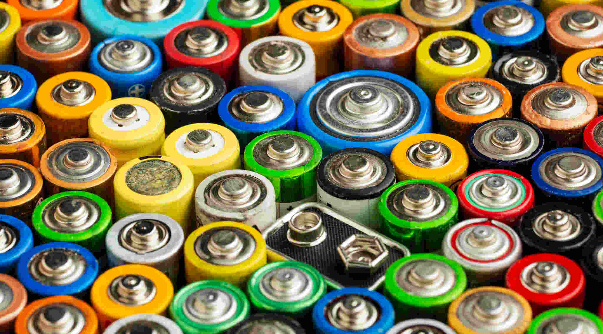 smaltimento-pile-batterie-nee